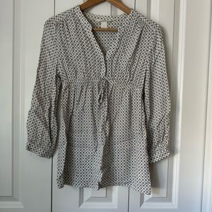 Maternity wear work blouse with adjustable ties